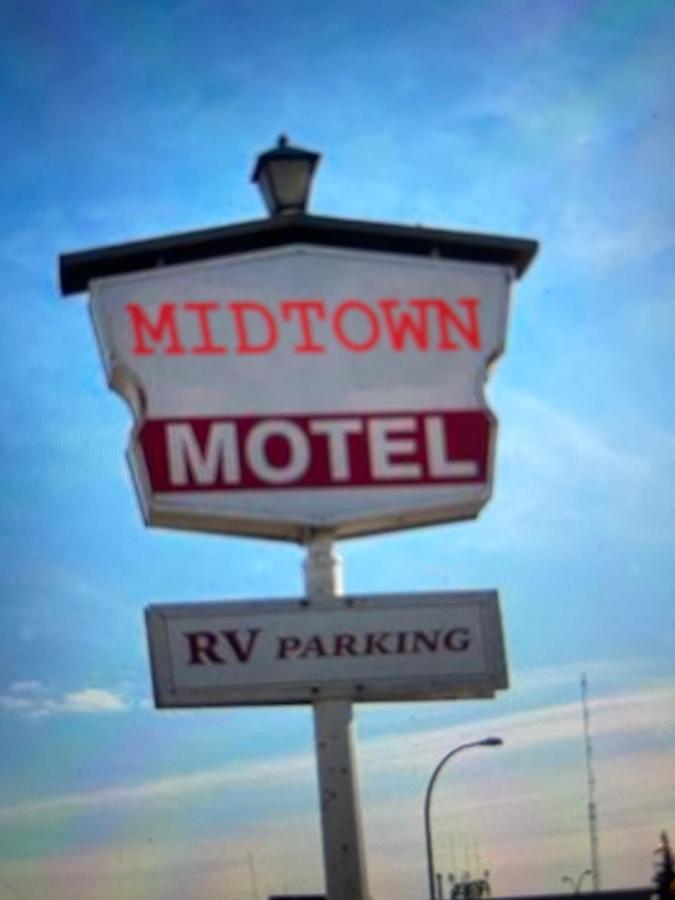 Midtown Motel On Alaska Ave Dawson Creek Exterior photo